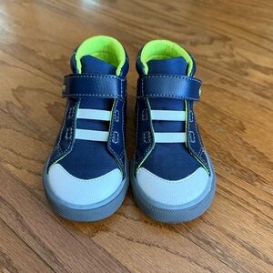 See Kai Run Navy and Gray Kids Sneakers size 7 Toddler boy